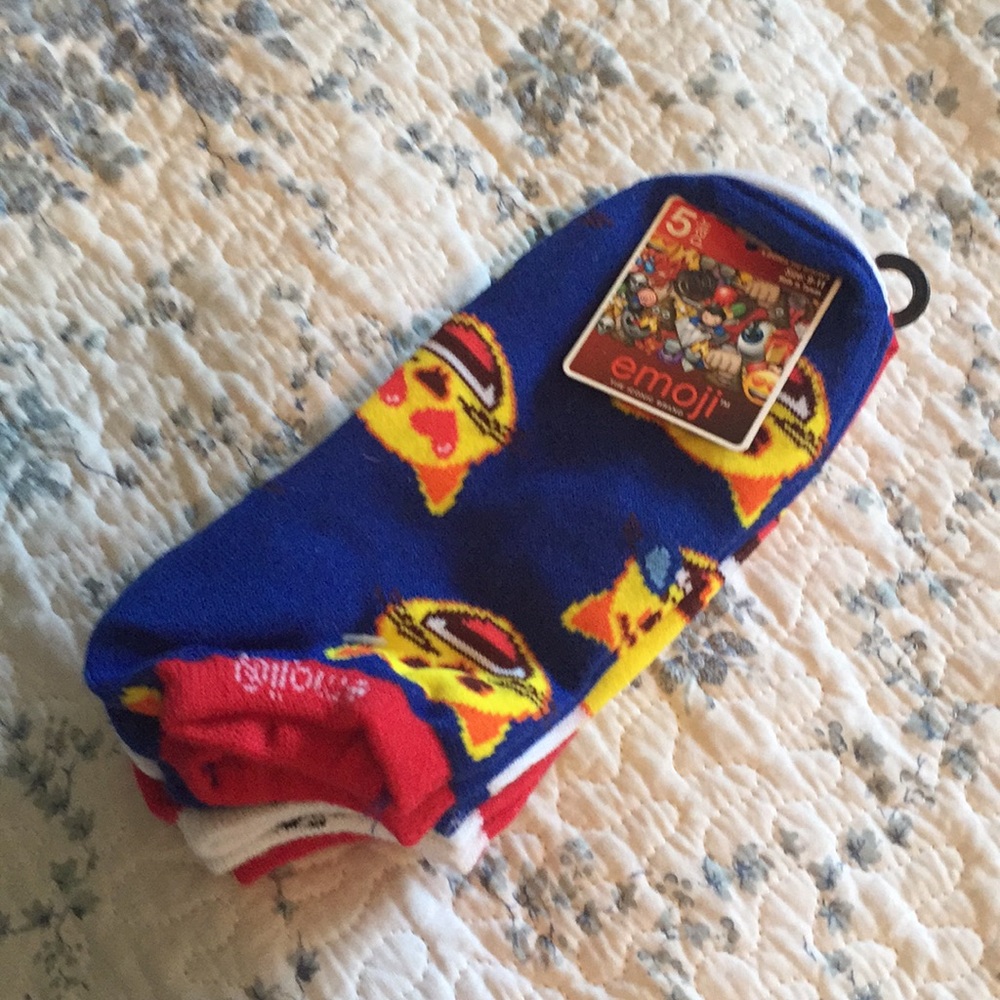 NWT pack of 5 pairs of socks